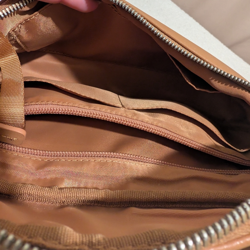 Monos Metro Sling Vegan Leather - Picture 4 of 4
